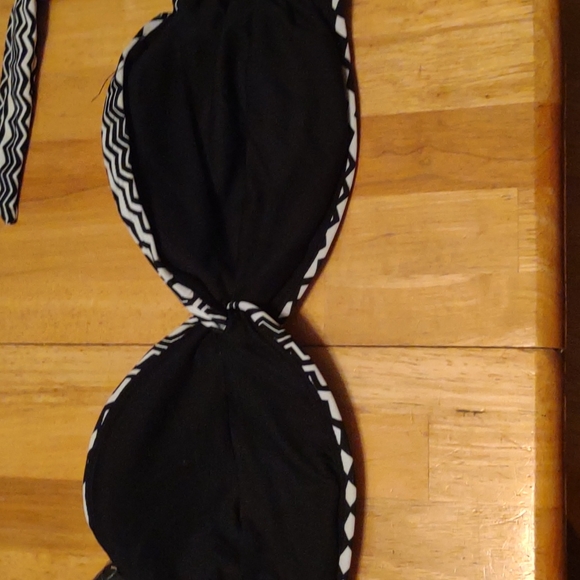 NWT Converse All-Star swimsuit top size XL - Picture 3 of 5